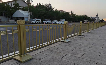 交通护栏